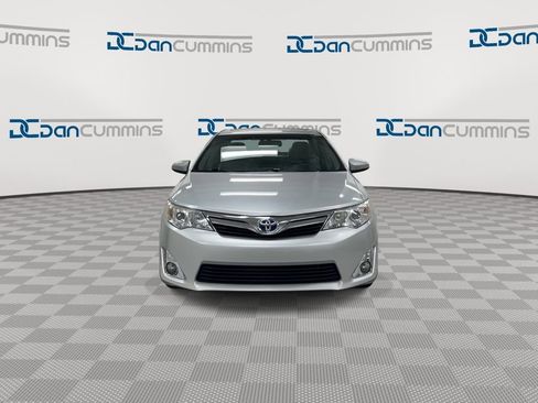 Used 2012 Toyota Camry XLE w/ Leather Pkg FWD image 3