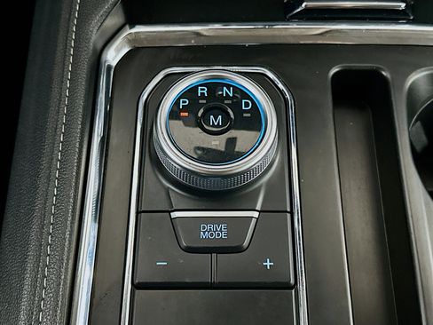 Used 2022 Ford Expedition XLT image 25