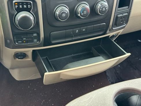 Used 2013 RAM 1500 Classic SLT w/ Premium Display Pkg AWD/4WD image 17