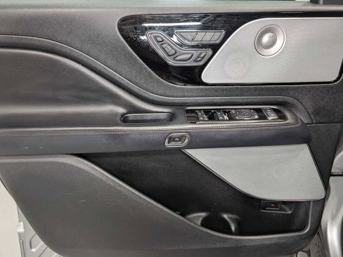 Used 2020 Lincoln Aviator Reserve w/ Equipment Group 201A image 36