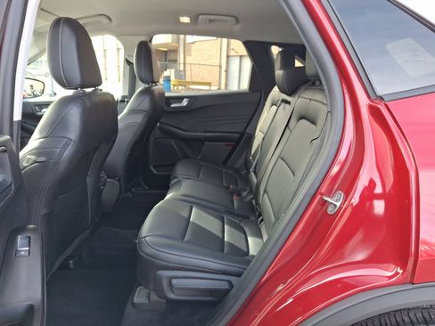 Used 2022 Ford Escape SEL image 11