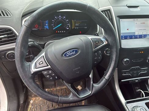 Used 2019 Ford Edge SEL w/ Equipment Group 201A AWD/4WD image 4