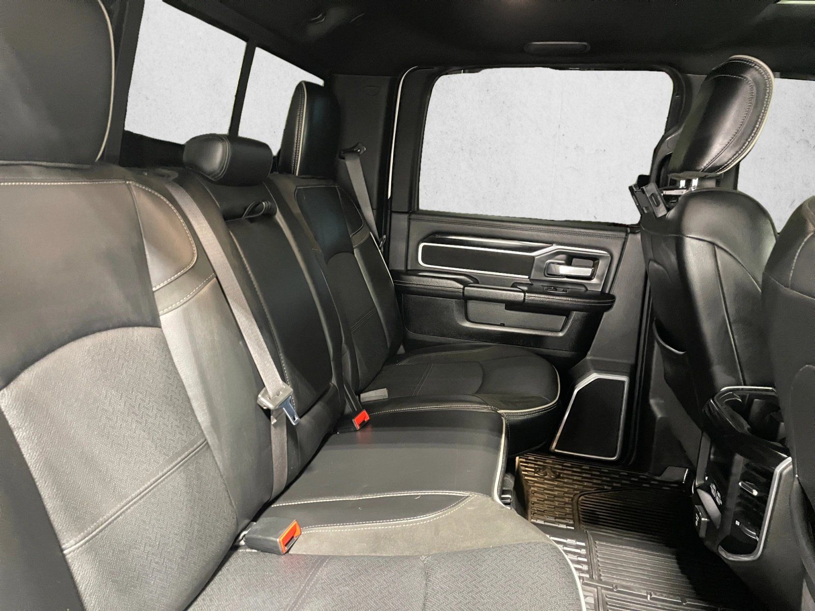 Used 2020 RAM 3500 Laramie AWD/4WD image 24