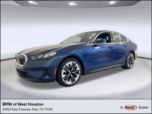 Used 2026 BMW 530i image 1