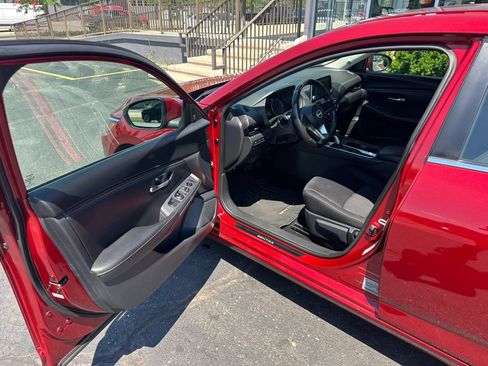 Used 2024 Nissan Sentra SV w/ All-Weather Package FWD image 10