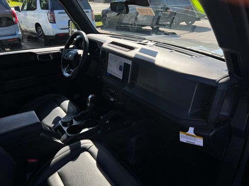 Used 2025 Ford Bronco Badlands AWD/4WD image 18