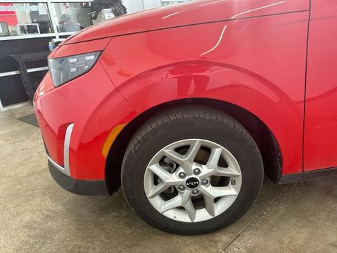 Certified 2025 Kia Soul LX w/ LX Technology Package FWD image 20