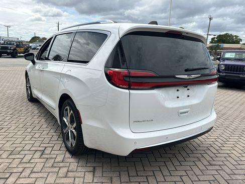 New 2026 Chrysler Pacifica Pinnacle FWD image 9