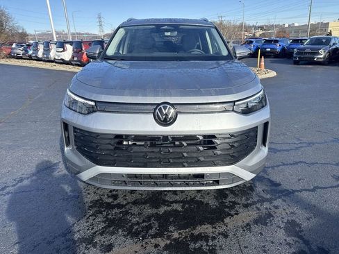 New 2026 Volkswagen Tiguan SE AWD/4WD image 2