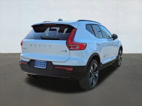 New 2026 Volvo XC40 B5 Ultra w/ Climate Package image 2