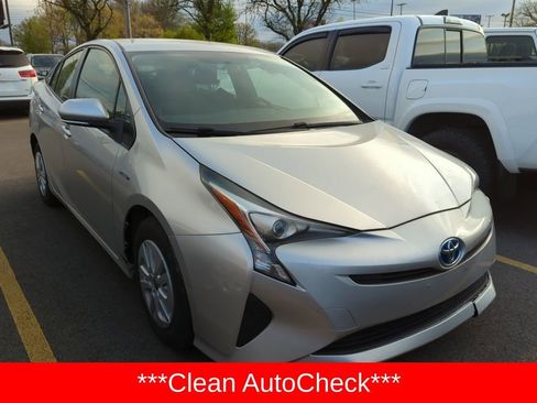 Used 2016 Toyota Prius Two FWD image 2