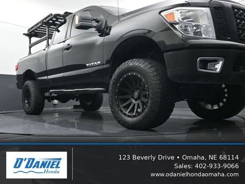 Used 2017 Nissan Titan S AWD/4WD image 14