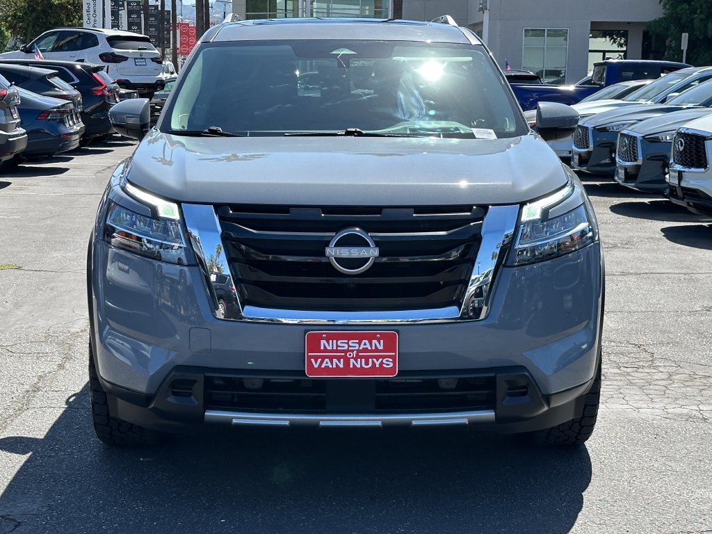 Used 2023 Nissan Pathfinder Platinum AWD/4WD image 12