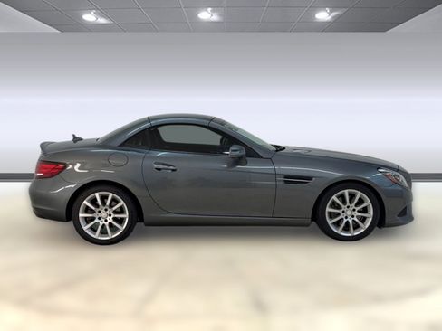 Used 2017 Mercedes-Benz SLC 300 image 8