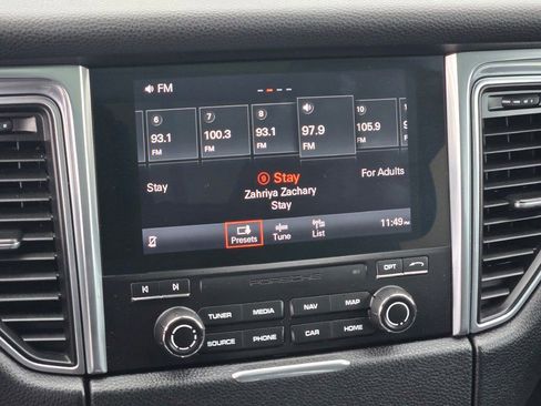 Used 2018 Porsche Macan image 26