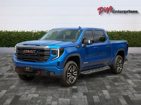 Used 2023 GMC Sierra 1500 AT4 w/ AT4 Premium Package AWD/4WD image 4