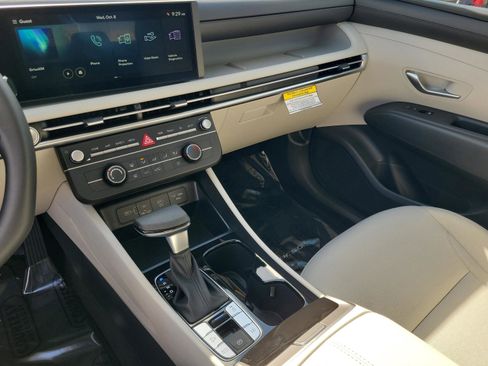 New 2026 Hyundai Tucson SE image 32