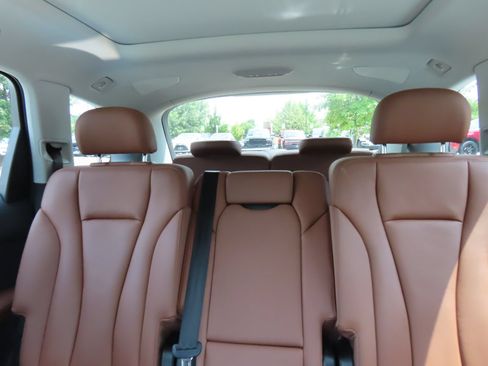 Used 2023 Audi Q7 3.0T Premium Plus AWD/4WD image 33