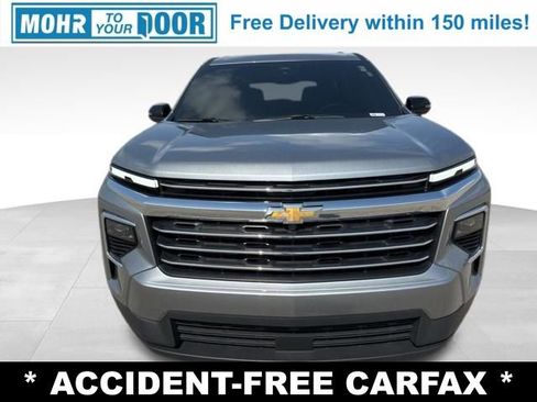 Used 2025 Chevrolet Traverse LT image 9