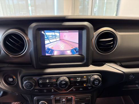 Used 2020 Jeep Gladiator Sport w/ Quick Order Package 24S image 13