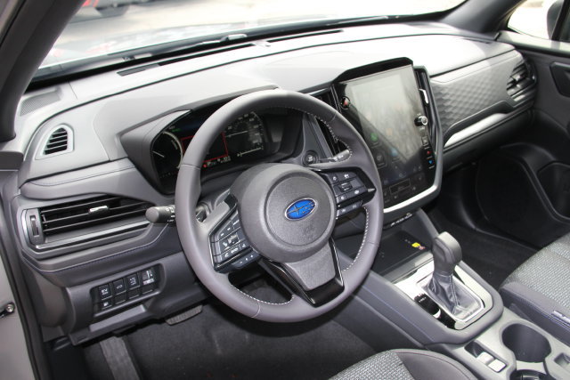 Used 2025 Subaru Forester Premium AWD/4WD image 19