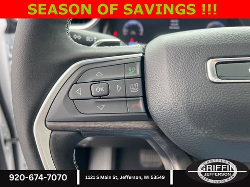 New 2025 Jeep Grand Cherokee Limited w/ Luxury Tech Group II image 21