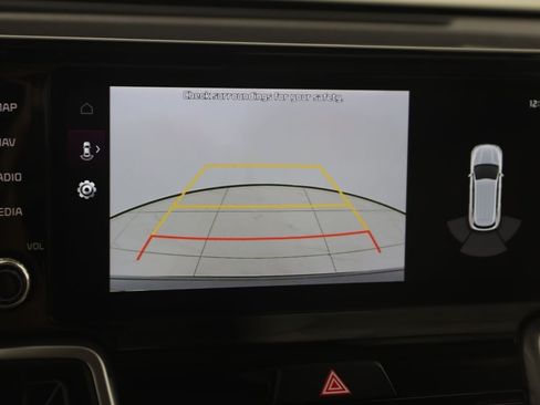 Used 2023 Kia Sorento S w/ Panoramic Sunroof Package AWD/4WD image 11