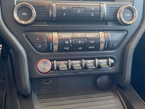 Used 2021 Ford Mustang Shelby GT500 w/ Technology Package image 23