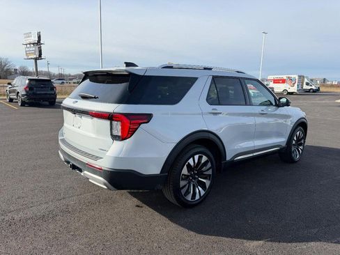 Certified 2025 Ford Explorer Platinum w/ LUX Leather Package image 5