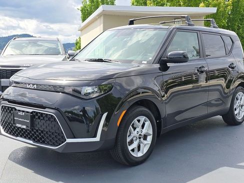 Certified 2024 Kia Soul LX w/ Option Group 015 FWD image 9
