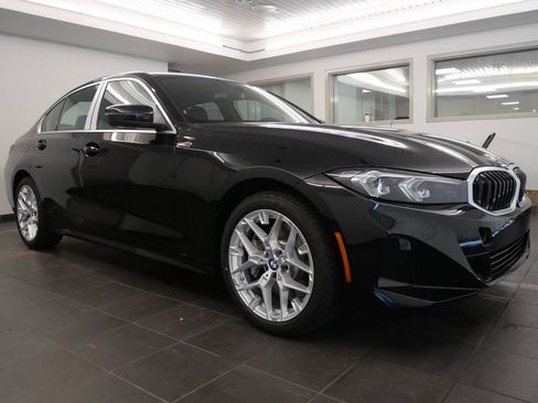 Used 2025 BMW 330i Sedan w/ Convenience Package image 8