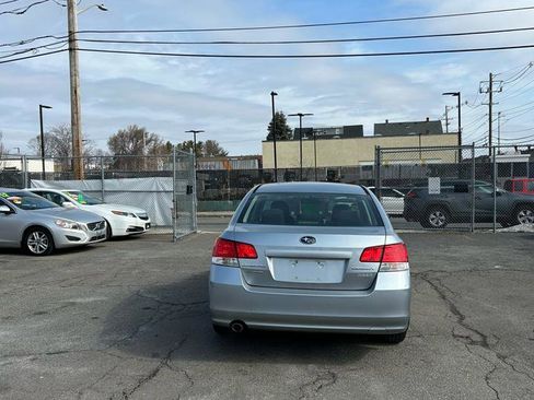 Used 2013 Subaru Legacy 2.5i Premium w/ All-Weather Pkg image 8
