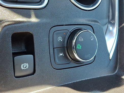 Used 2023 Chevrolet Traverse LT AWD/4WD image 26
