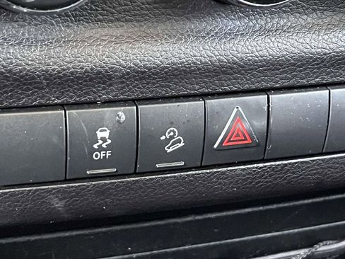 Used 2018 Jeep Wrangler Unlimited Sport S AWD/4WD image 33