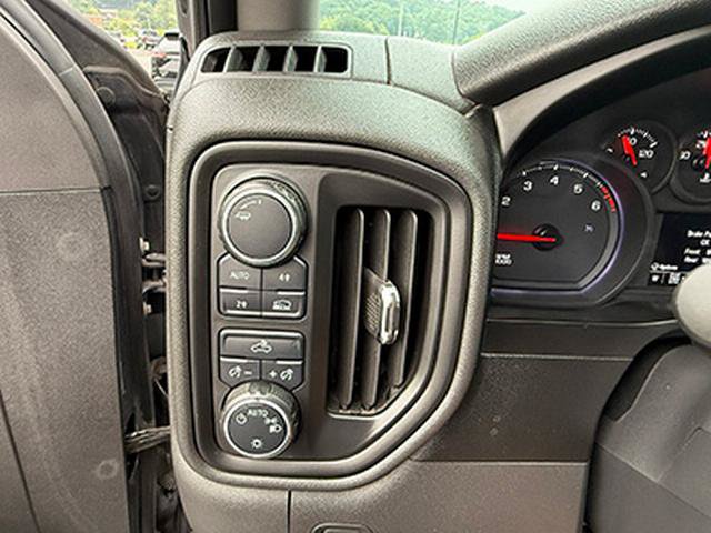 Used 2020 Chevrolet Silverado 1500 Custom w/ Custom Value Package AWD/4WD image 16