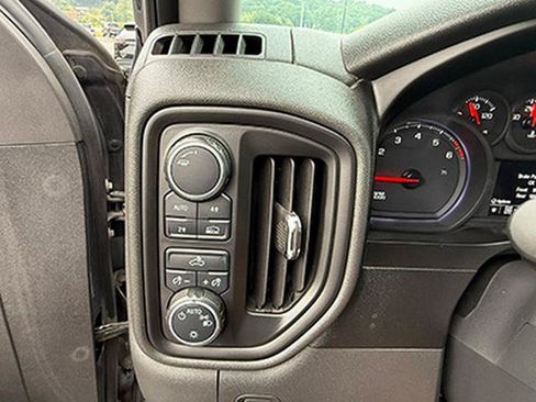 Used 2020 Chevrolet Silverado 1500 Custom w/ Custom Value Package AWD/4WD image 16