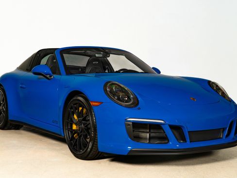 Used 2018 Porsche 911 Targa 4 GTS image 5