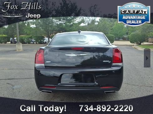 Used 2018 Chrysler 300 S AWD/4WD image 7