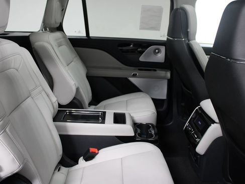 New 2026 Lincoln Aviator Reserve image 29
