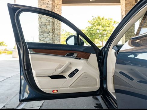 Used 2011 Porsche Panamera 4S image 19