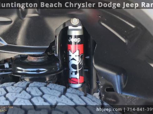 Used 2022 Jeep Gladiator Rubicon w/ Cold Weather Group image 12