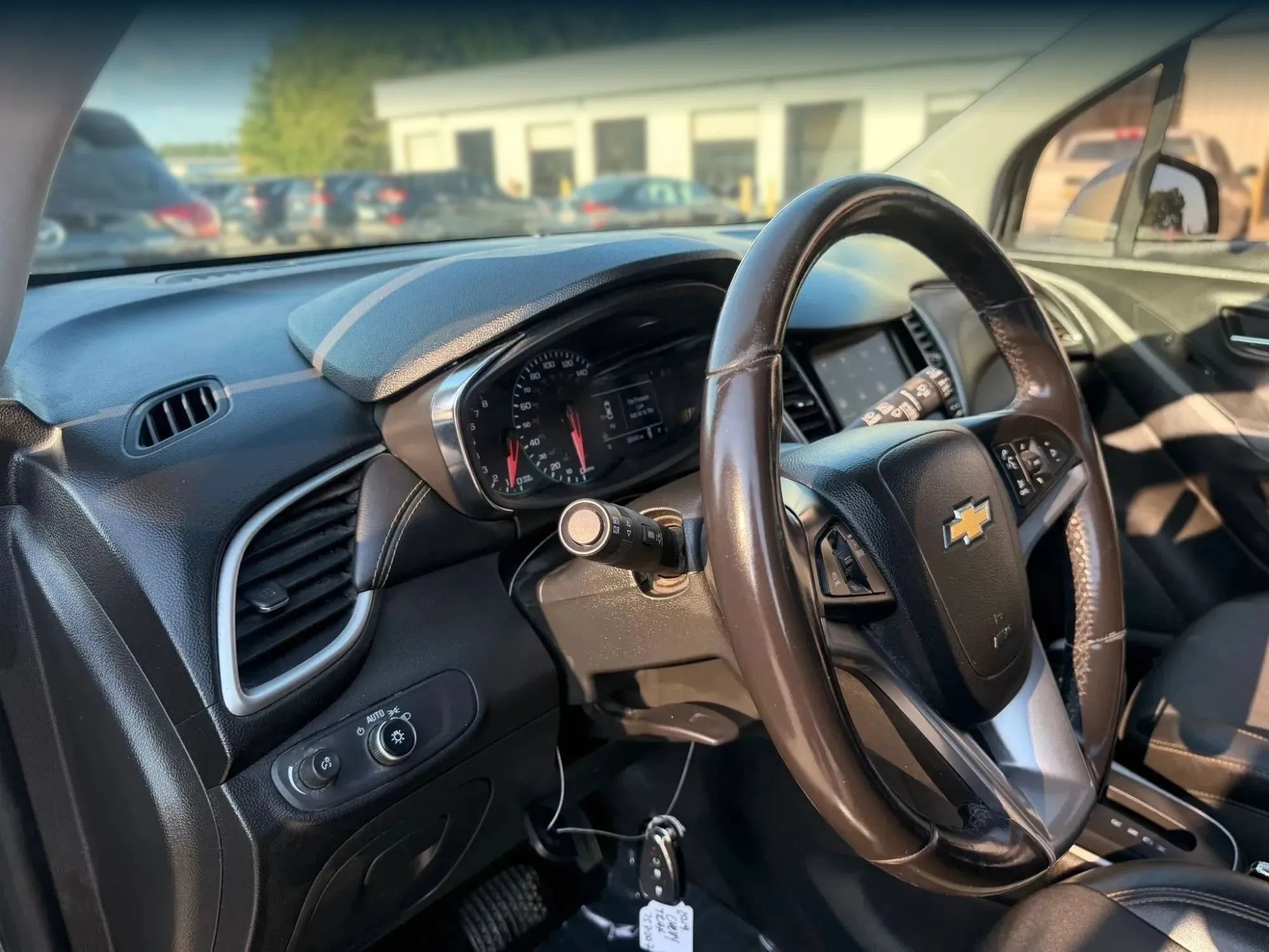 Used 2019 Chevrolet Trax LT w/ LT Convenience Package AWD/4WD image 17