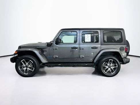 Used 2024 Jeep Wrangler Unlimited w/ Dual Top Group AWD/4WD image 4