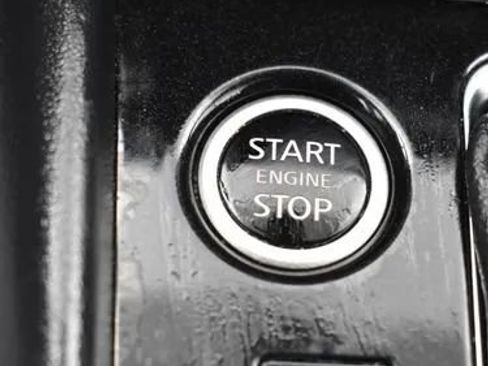 Used 2023 Nissan Kicks SR image 29