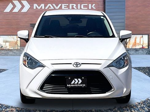 Used 2018 Toyota Yaris iA FWD image 2