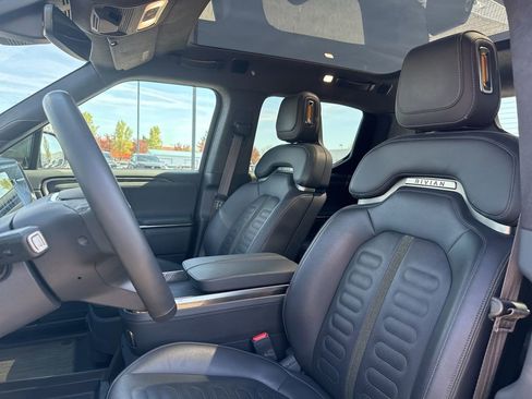 Used 2022 Rivian R1T Adventure image 9