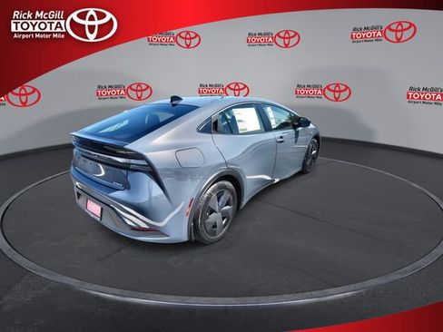 New 2026 Toyota Prius Plug-In Hybrid FWD image 8