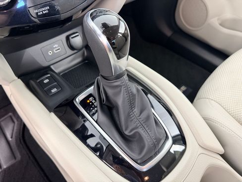 Used 2021 Nissan Rogue Sport SV w/ Technology Package FWD image 15