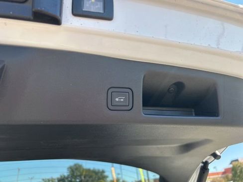 New 2026 Chevrolet Equinox EV LT image 30