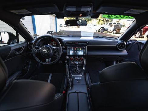 Used 2024 Toyota GR86 Premium image 28